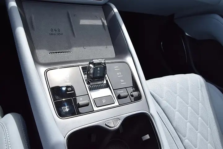 BYD Sealion 7 Excellence AWD - helles Intérieur-image-20