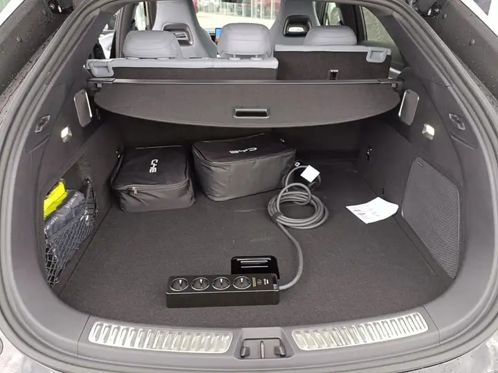 BYD Sealion 7 Excellence AWD - helles Intérieur-image-11