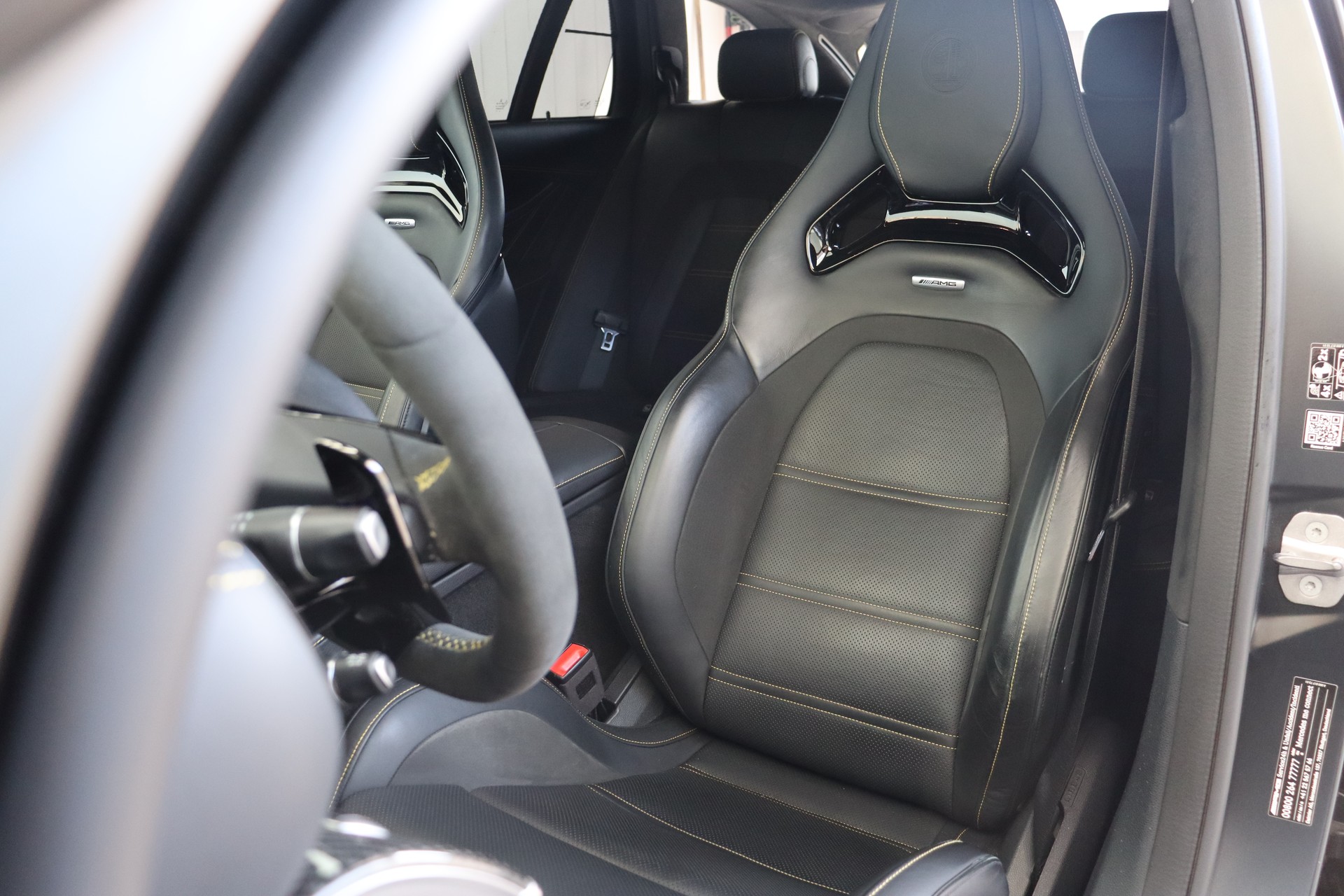 MERCEDES-BENZ E 63 AMG S EDITION 1 4 MATIC 9G-TRONIC-image-9