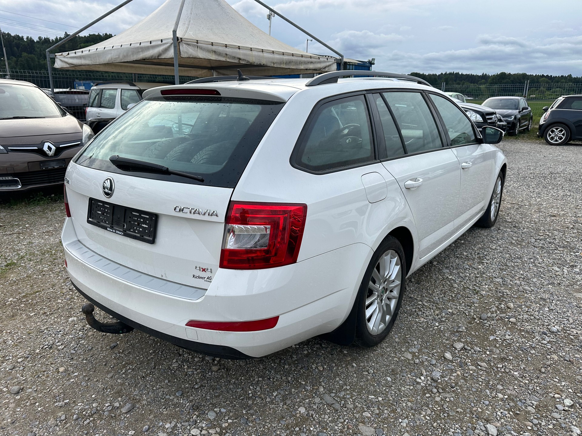SKODA Octavia Combi 1.6 TDI Ambition 4x4-image-3
