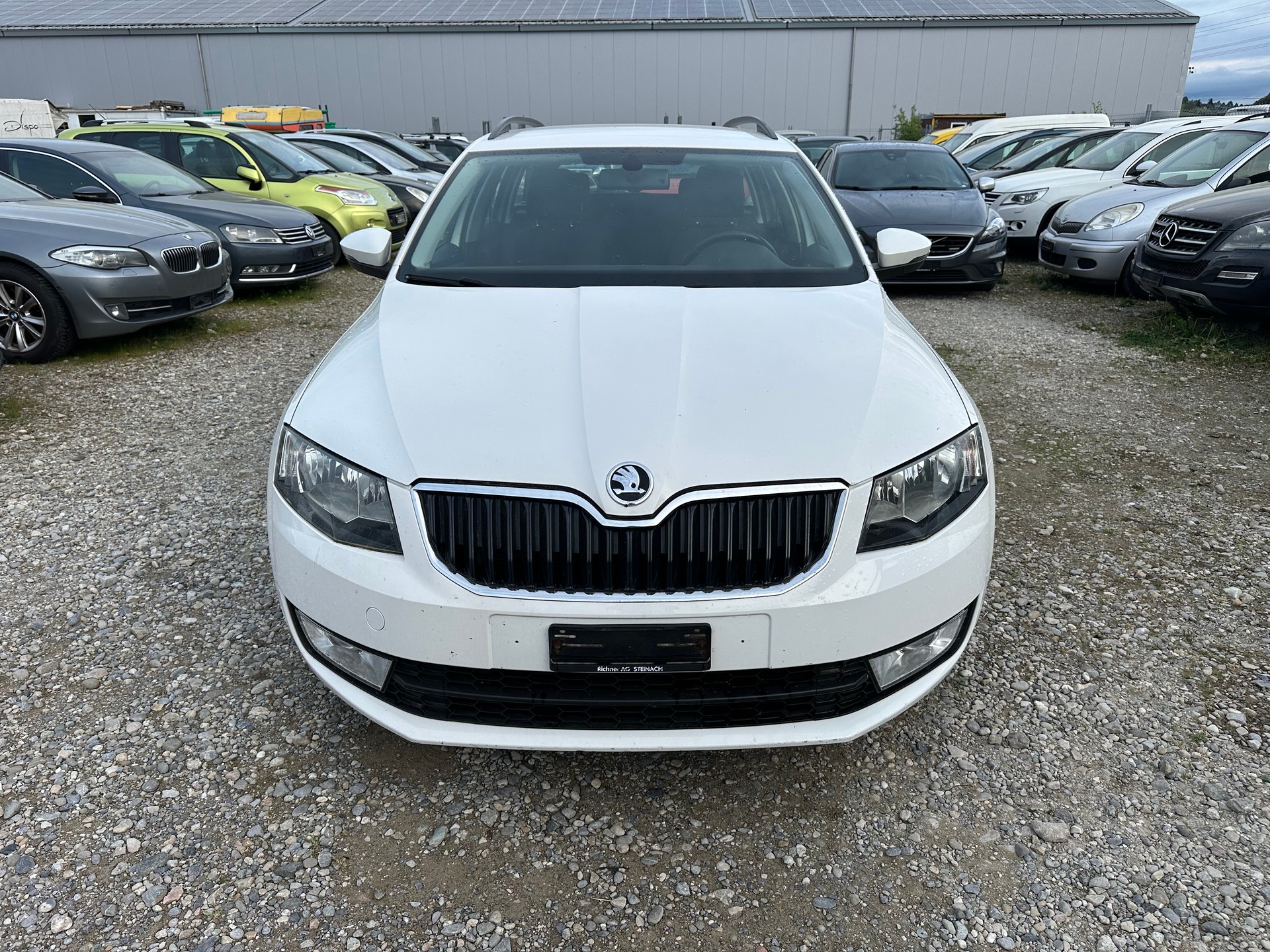 SKODA Octavia Combi 1.6 TDI Ambition 4x4-image-1