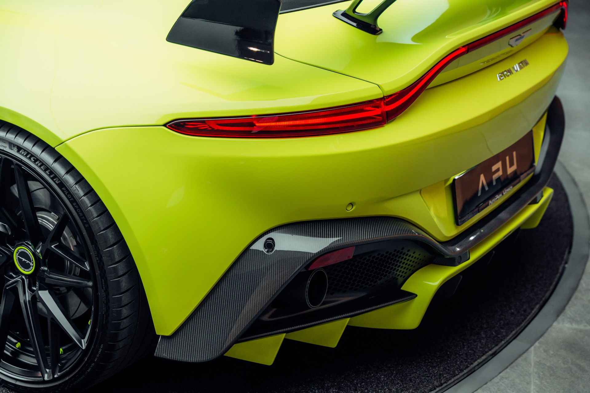 ASTON MARTIN V8 Vantage 4.0 Coupé F1 Look-image-23