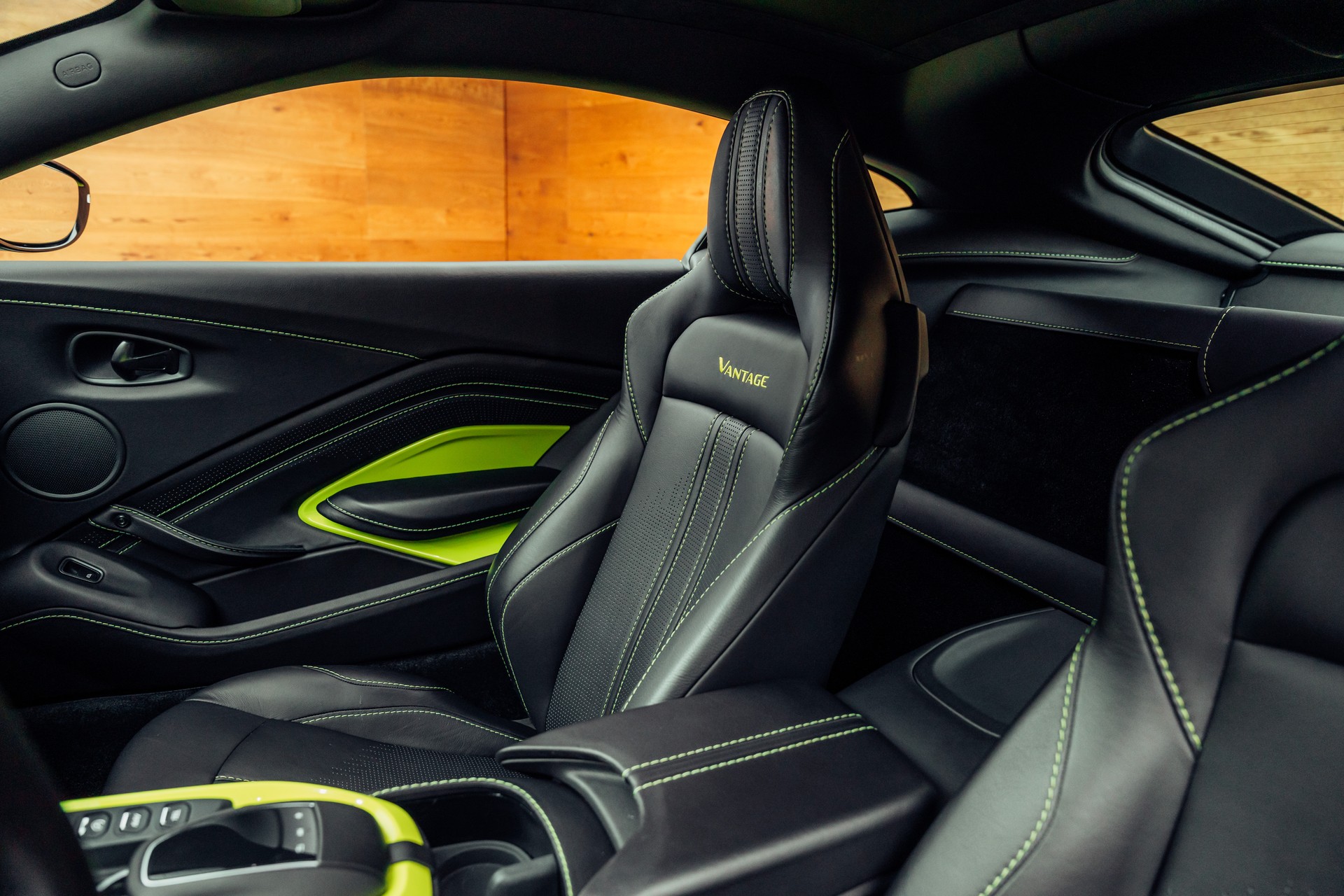 ASTON MARTIN V8 Vantage 4.0 Coupé F1 Look-image-7