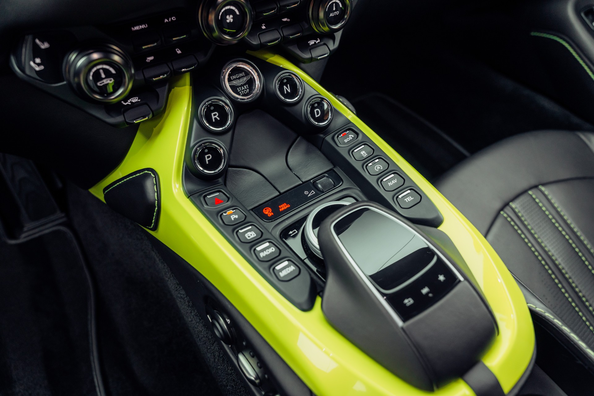 ASTON MARTIN V8 Vantage 4.0 Coupé F1 Look-image-15