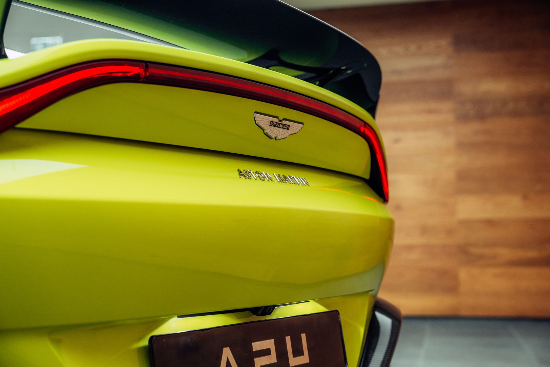 ASTON MARTIN V8 Vantage 4.0 Coupé F1 Look-image-24