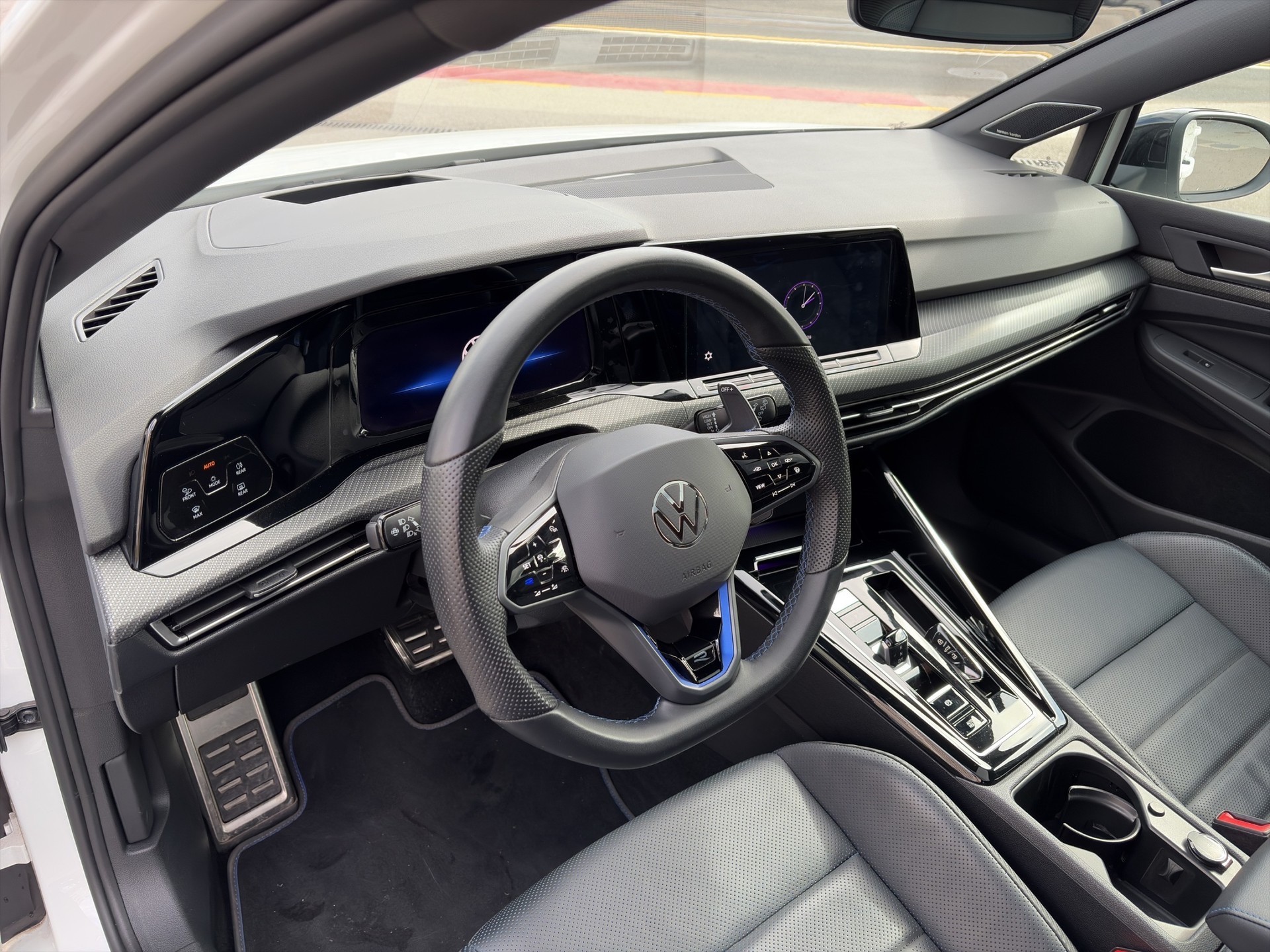 VW Golf 2.0 TSI R DSG 4Motion R Performance-image-13