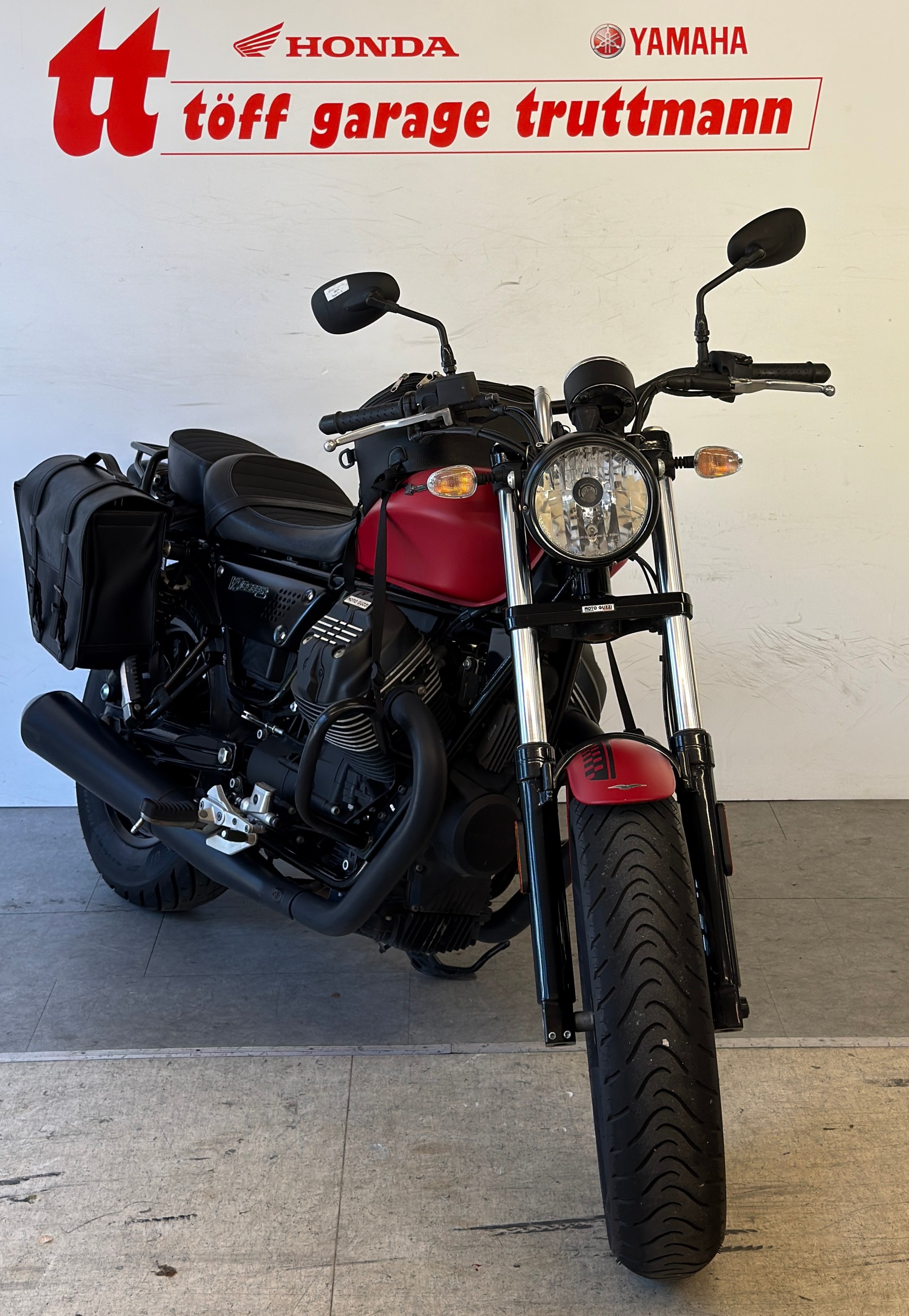 MOTO GUZZI V9 Bobber 850 ABS-showroom-element-2