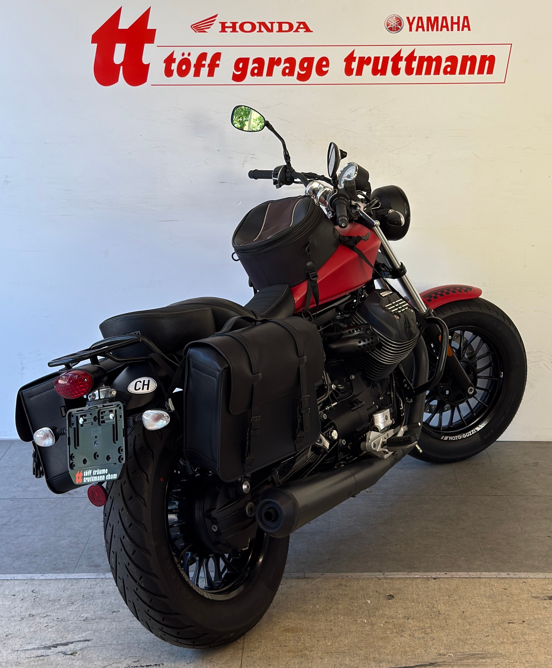 MOTO GUZZI V9 Bobber 850 ABS-showroom-element-3