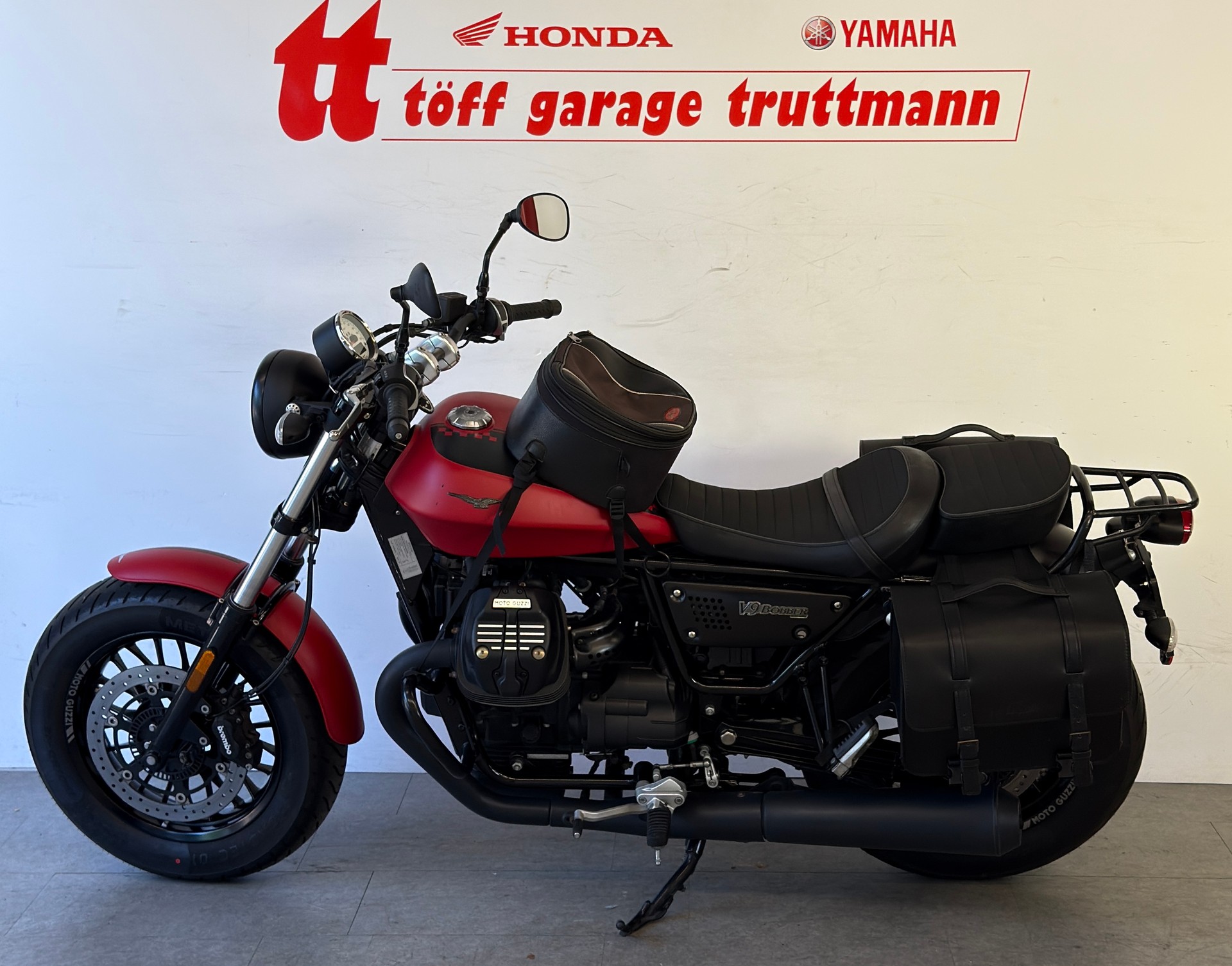 MOTO GUZZI V9 Bobber 850 ABS-showroom-element-1