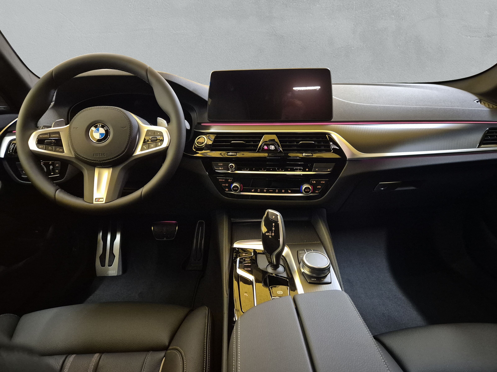 BMW 520d xDrive 48V Touring M Sport Pro Steptronic-image-7