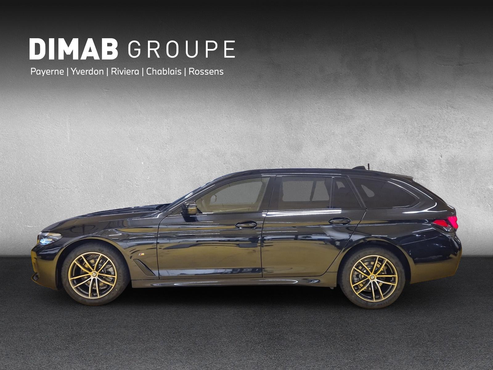 BMW 520d xDrive 48V Touring M Sport Pro Steptronic-showroom-element-1