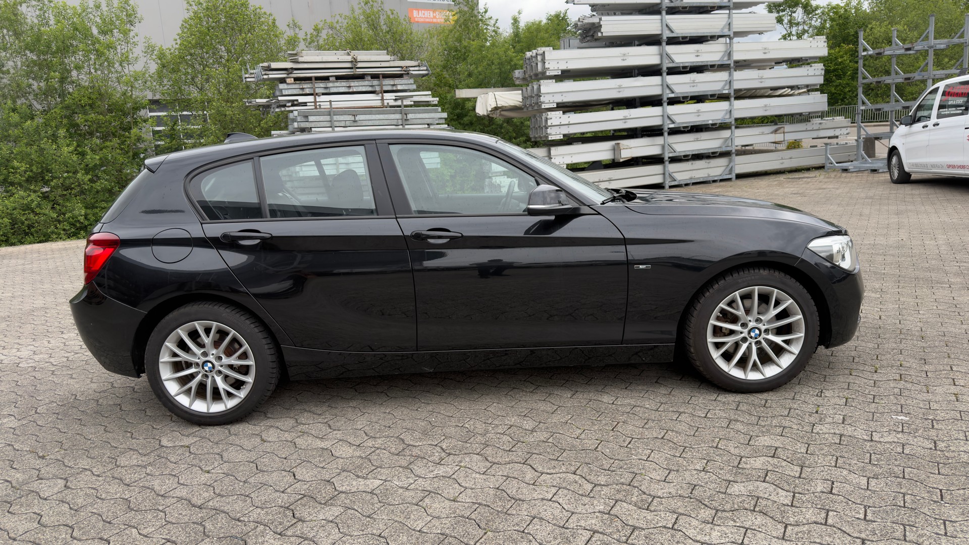 BMW 118i Sport Line-image-5