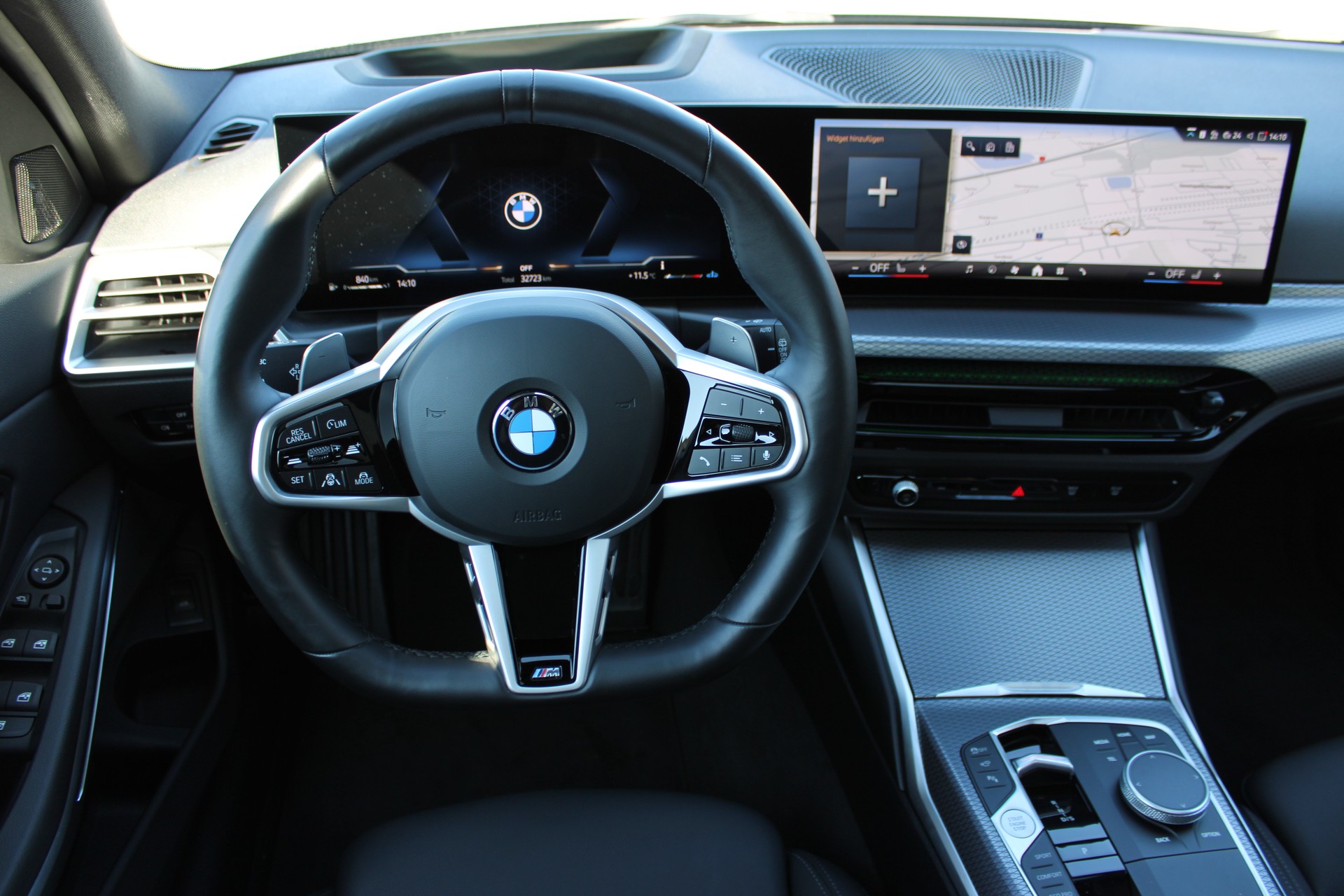 BMW 330d xDrive 48V Touring-image-13