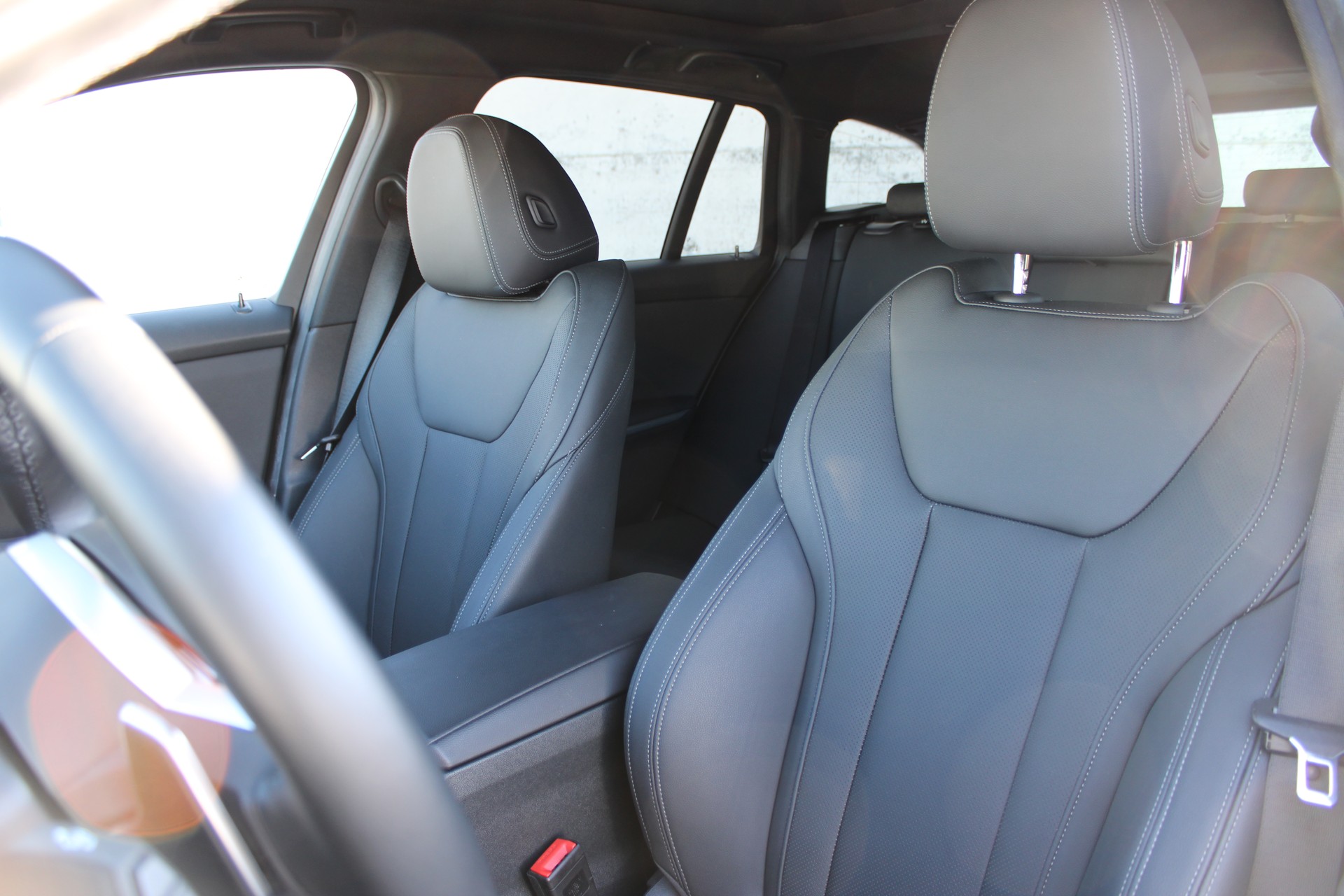 BMW 330d xDrive 48V Touring-image-8