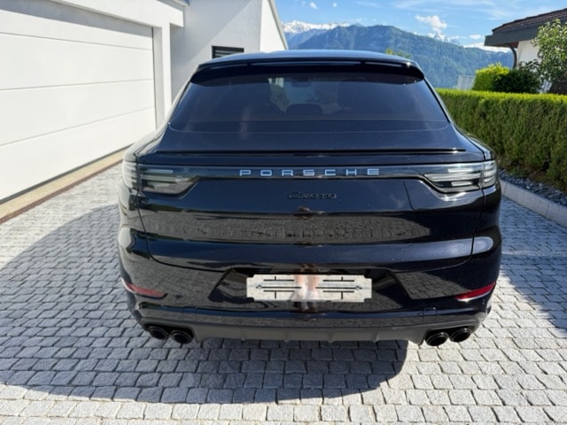 PORSCHE 3.0 V6 E-Hybrid Coupé-image-1