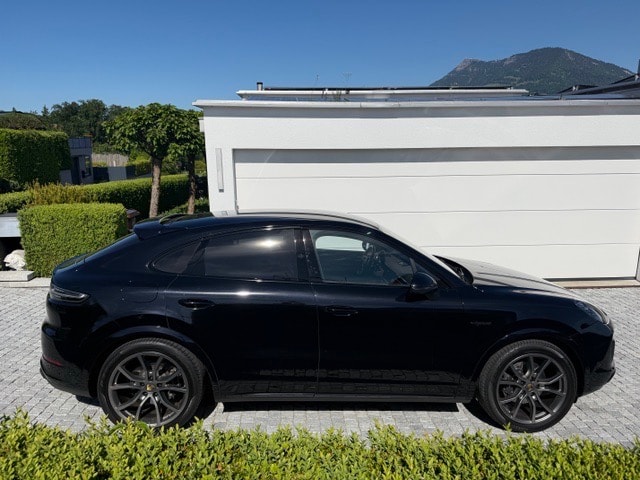 PORSCHE 3.0 V6 E-Hybrid Coupé-image-5