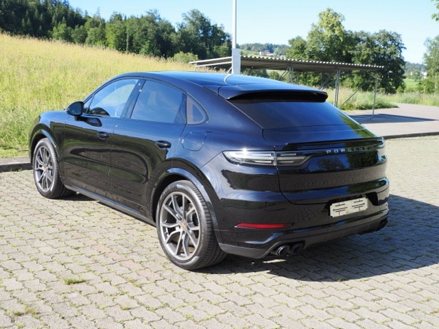 PORSCHE 3.0 V6 E-Hybrid Coupé-image-3