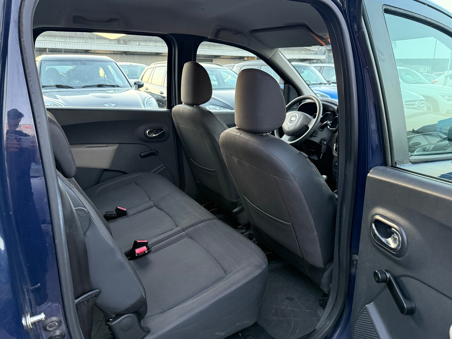 DACIA Lodgy 1.6 Ambiance / Frisch ab MFK & Service / 8-fach bereift / 7 Plätzer / 1.Hand / Zahnriemen ersetzt-image-9