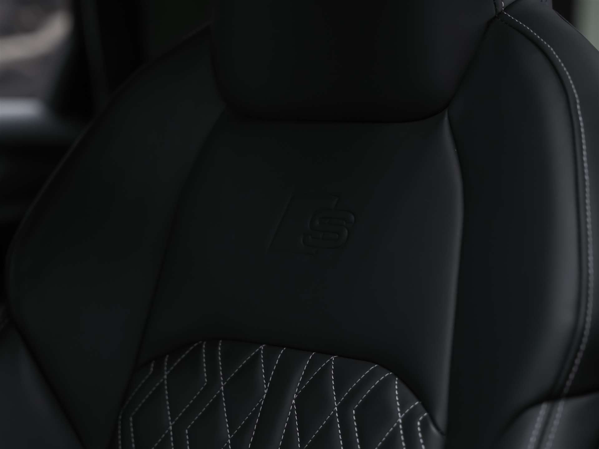 AUDI S6 Avant 3.0 V6 TDI quattro T-Tronic *Luftfahrwerk*Bang & Olufsen*El. Sitze mit Memory*Soft close*-image-11
