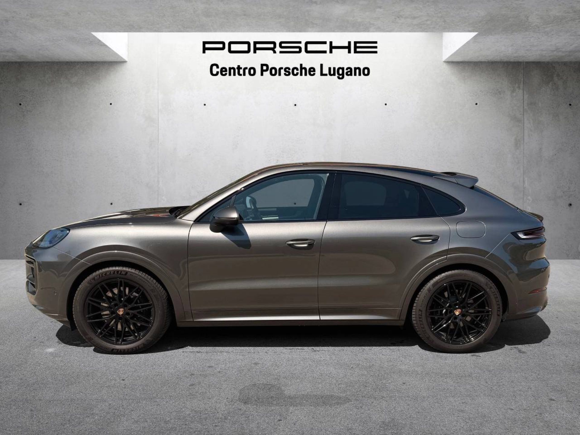 PORSCHE Cayenne E-Hybrid Coupé-showroom-element-1