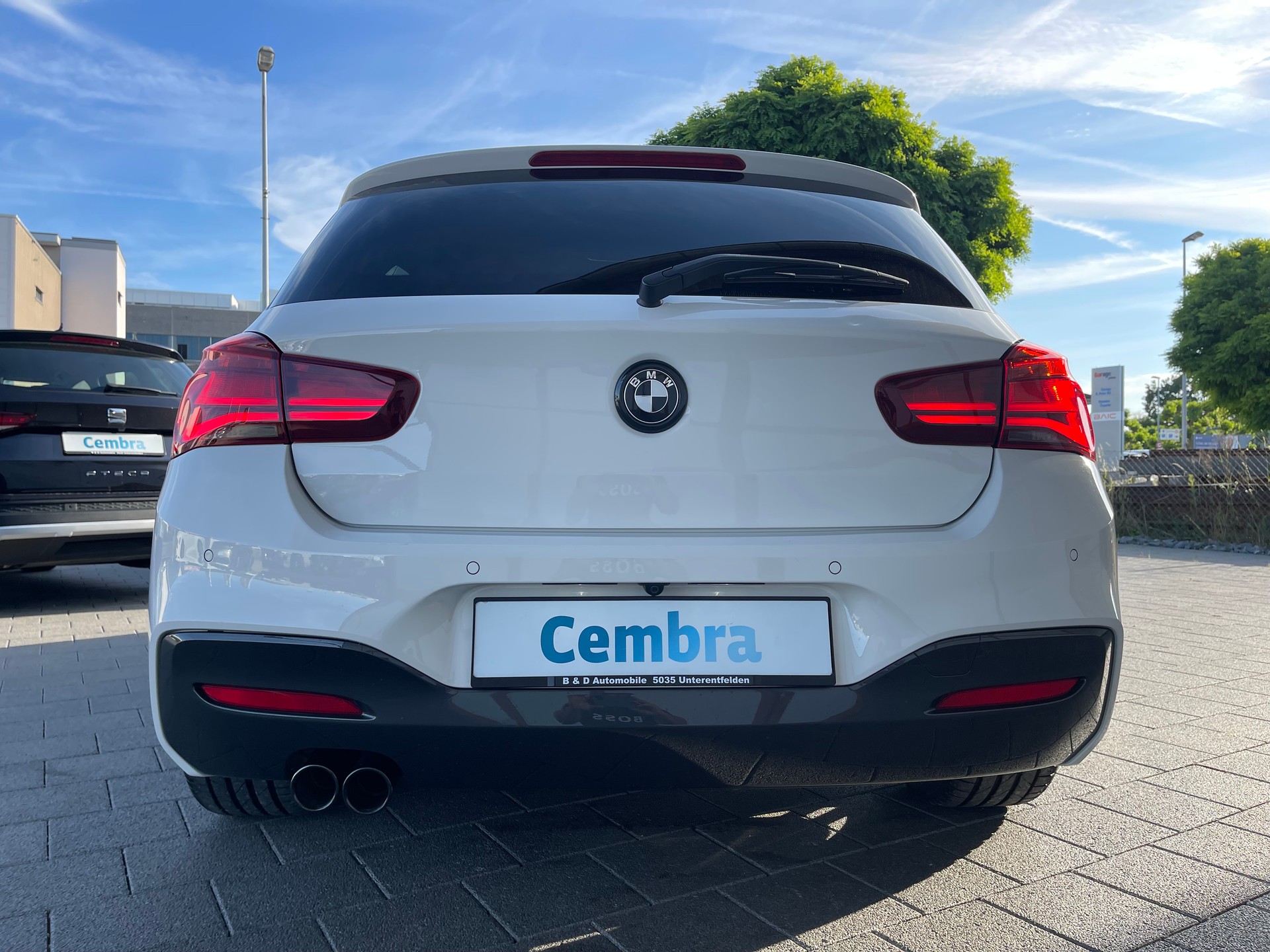 BMW 120i Edition M Sport Steptronic-image-8
