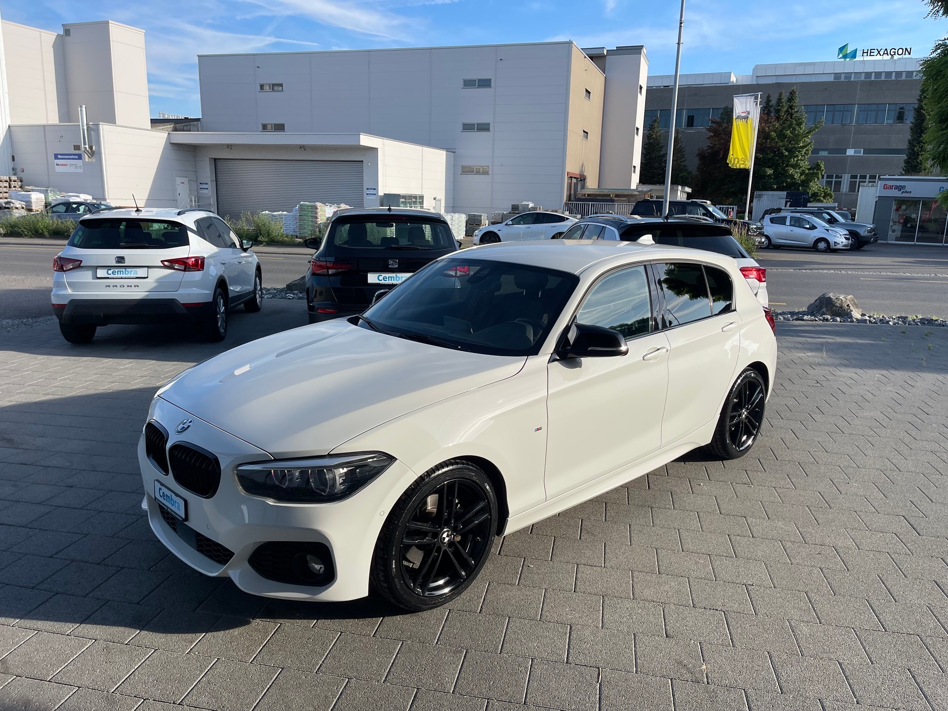 BMW 120i Edition M Sport Steptronic-image-1