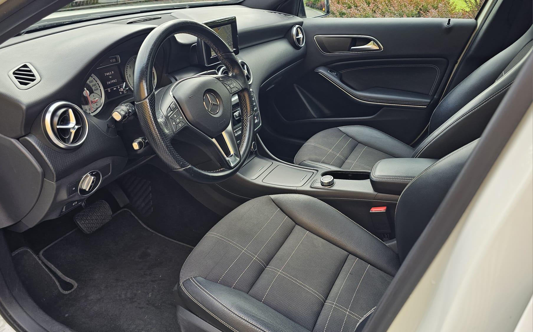MERCEDES-BENZ A 200 Style-image-6