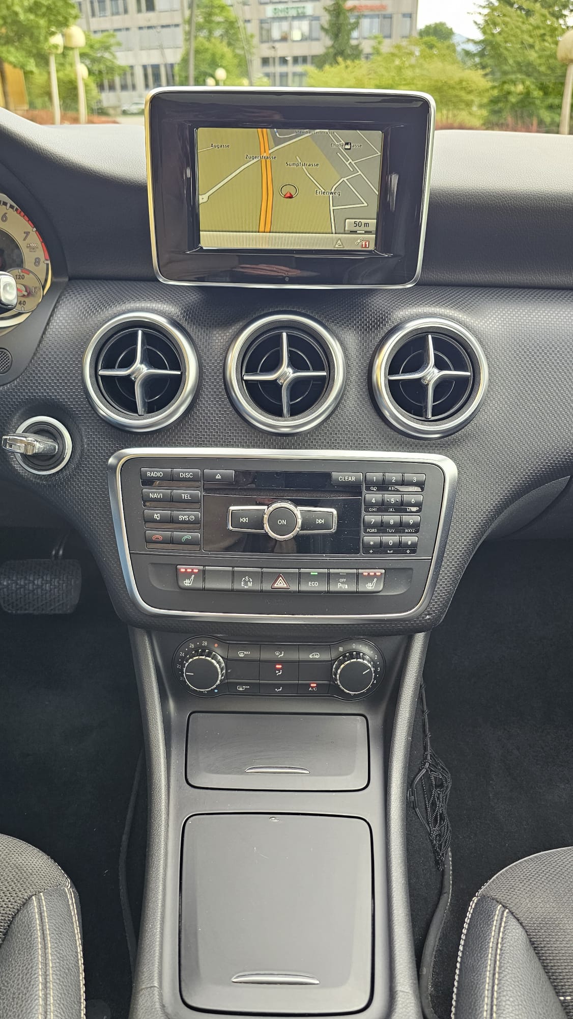 MERCEDES-BENZ A 200 Style-image-7