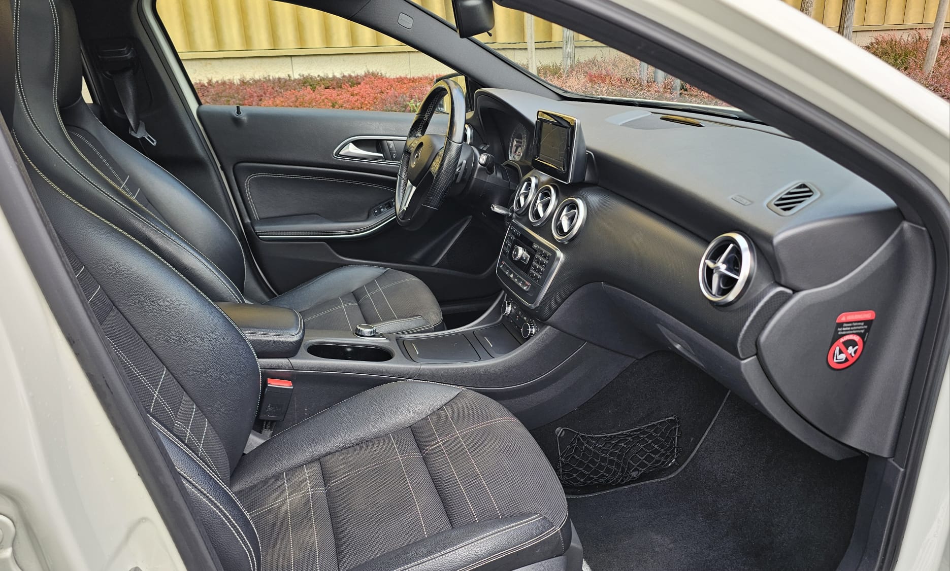 MERCEDES-BENZ A 200 Style-image-5