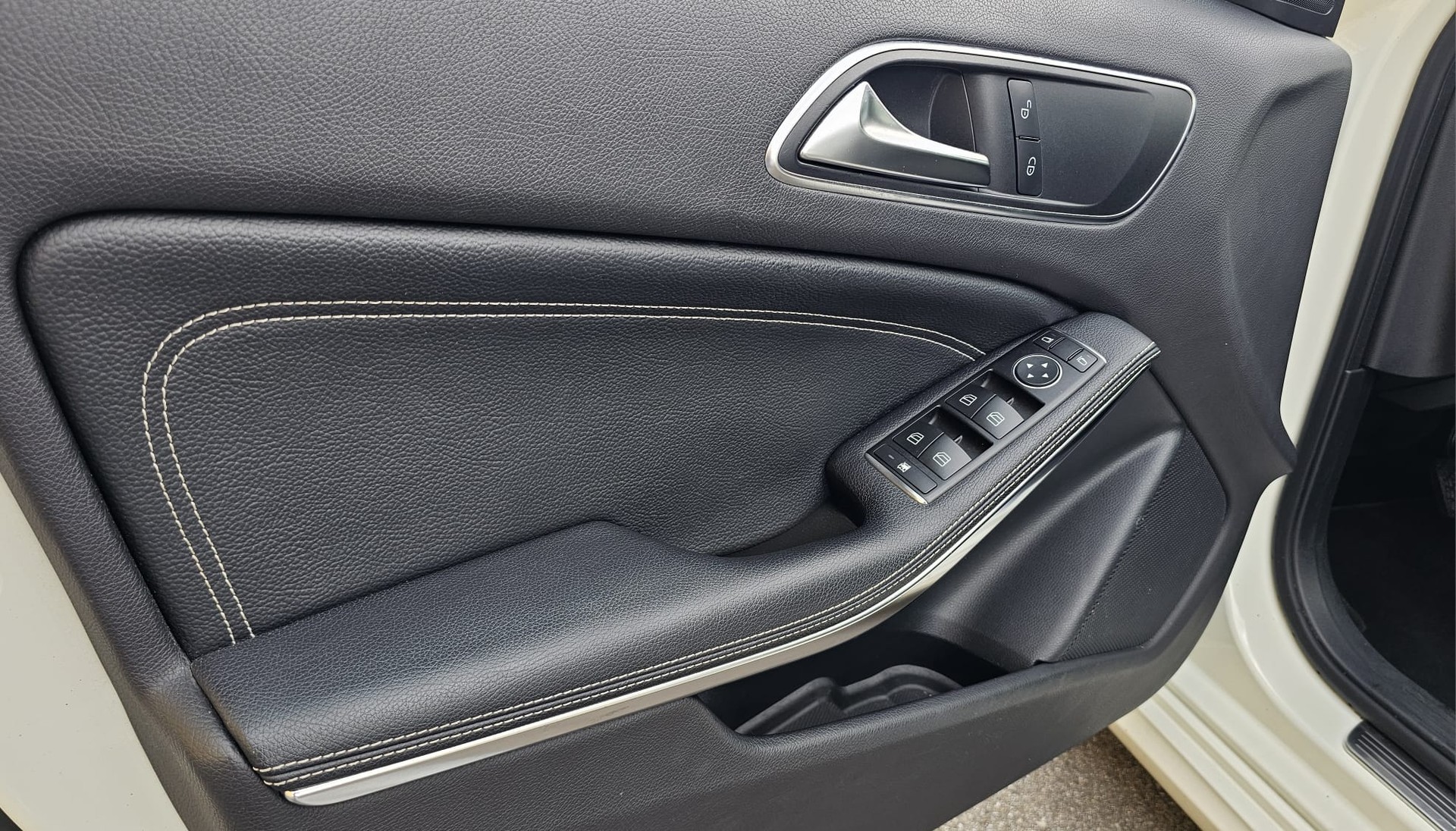 MERCEDES-BENZ A 200 Style-image-9