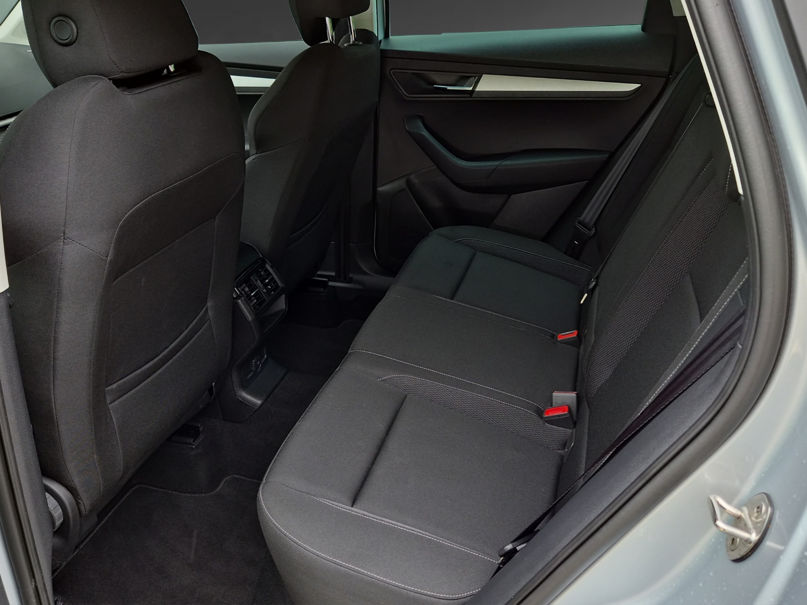 SKODA Karoq 2.0 TDI CR Selection 4x4 DSG-image-6