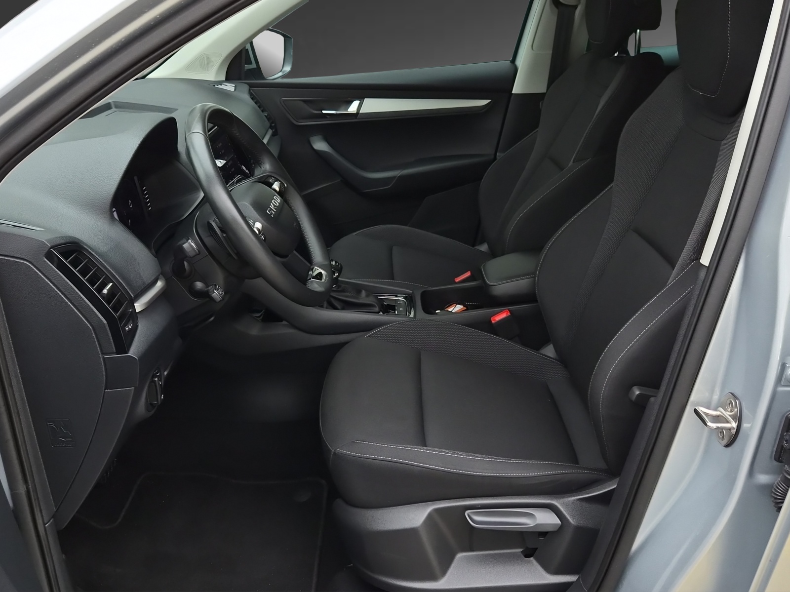SKODA Karoq 2.0 TDI CR Selection 4x4 DSG-image-5