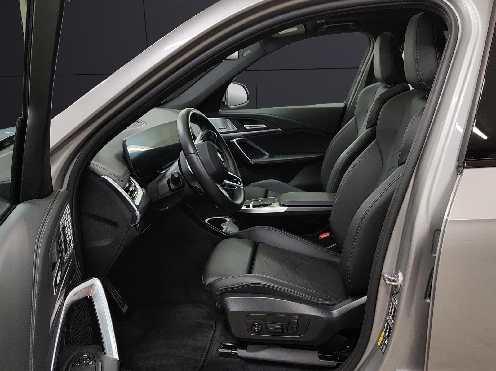 BMW X1 30e xDrive paddles-image-9