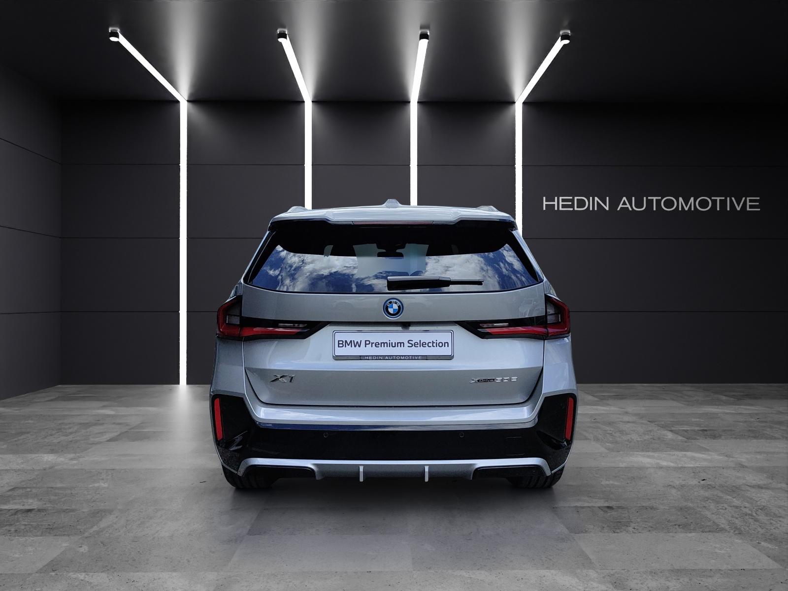 BMW X1 30e xDrive paddles-image-4