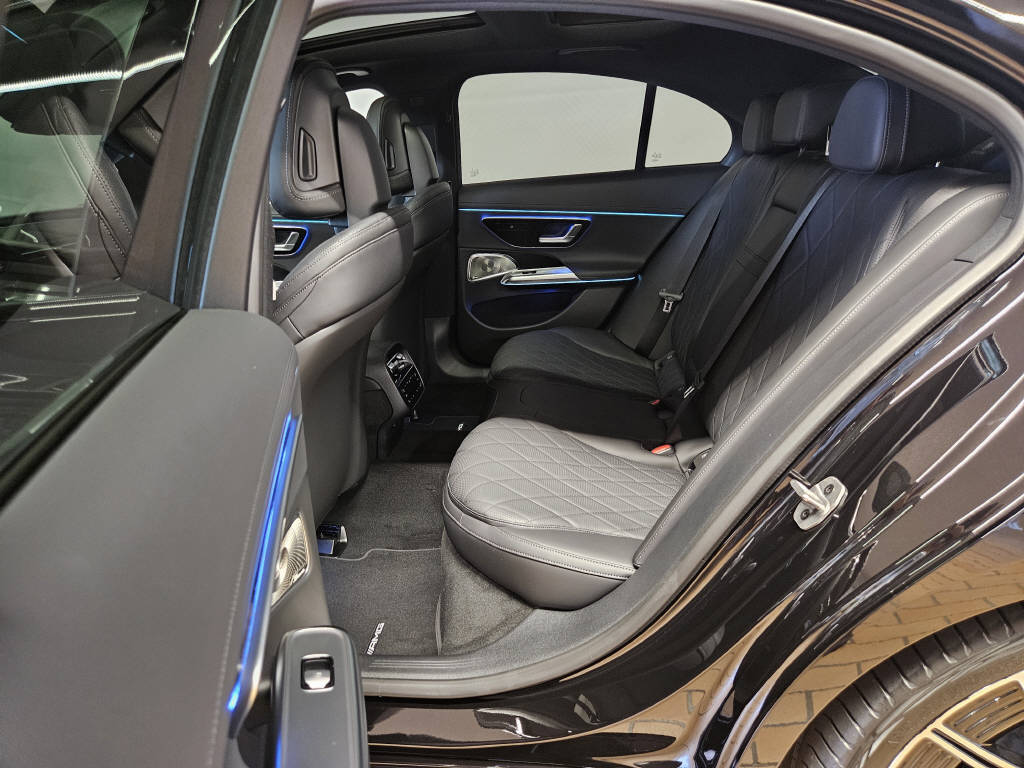 MERCEDES-BENZ E 450 4Matic AMG Line Limousine-image-13