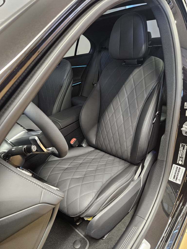 MERCEDES-BENZ E 450 4Matic AMG Line Limousine-image-5