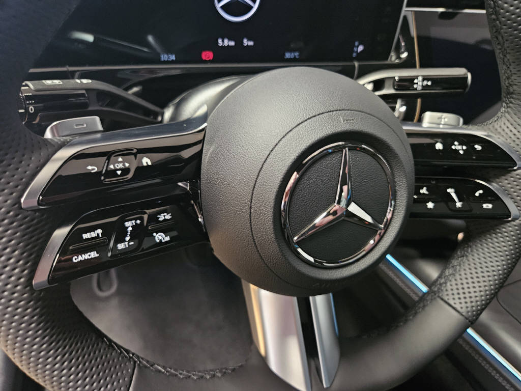 MERCEDES-BENZ E 450 4Matic AMG Line Limousine-image-8
