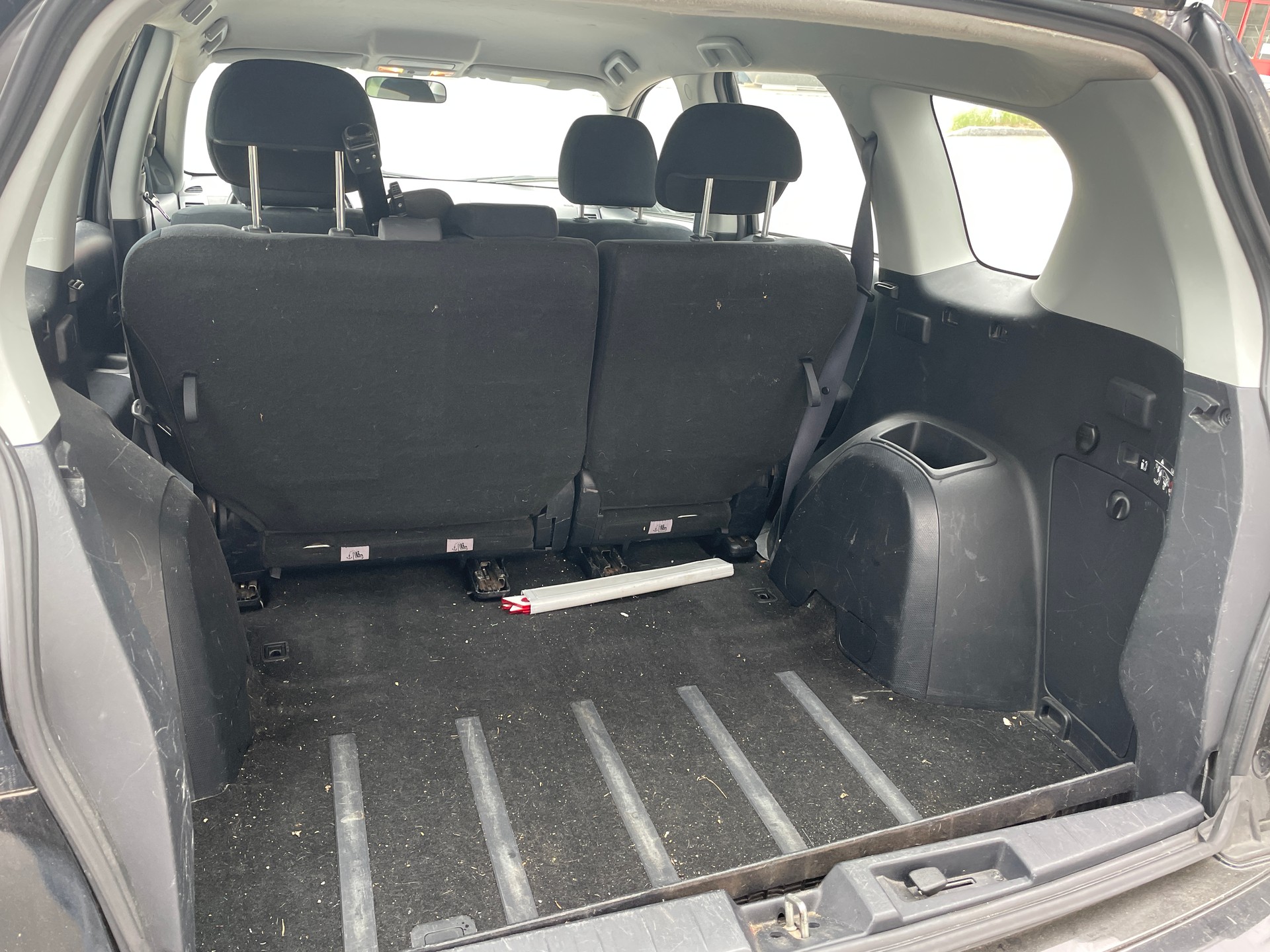 MITSUBISHI OUTLANDER-image-5