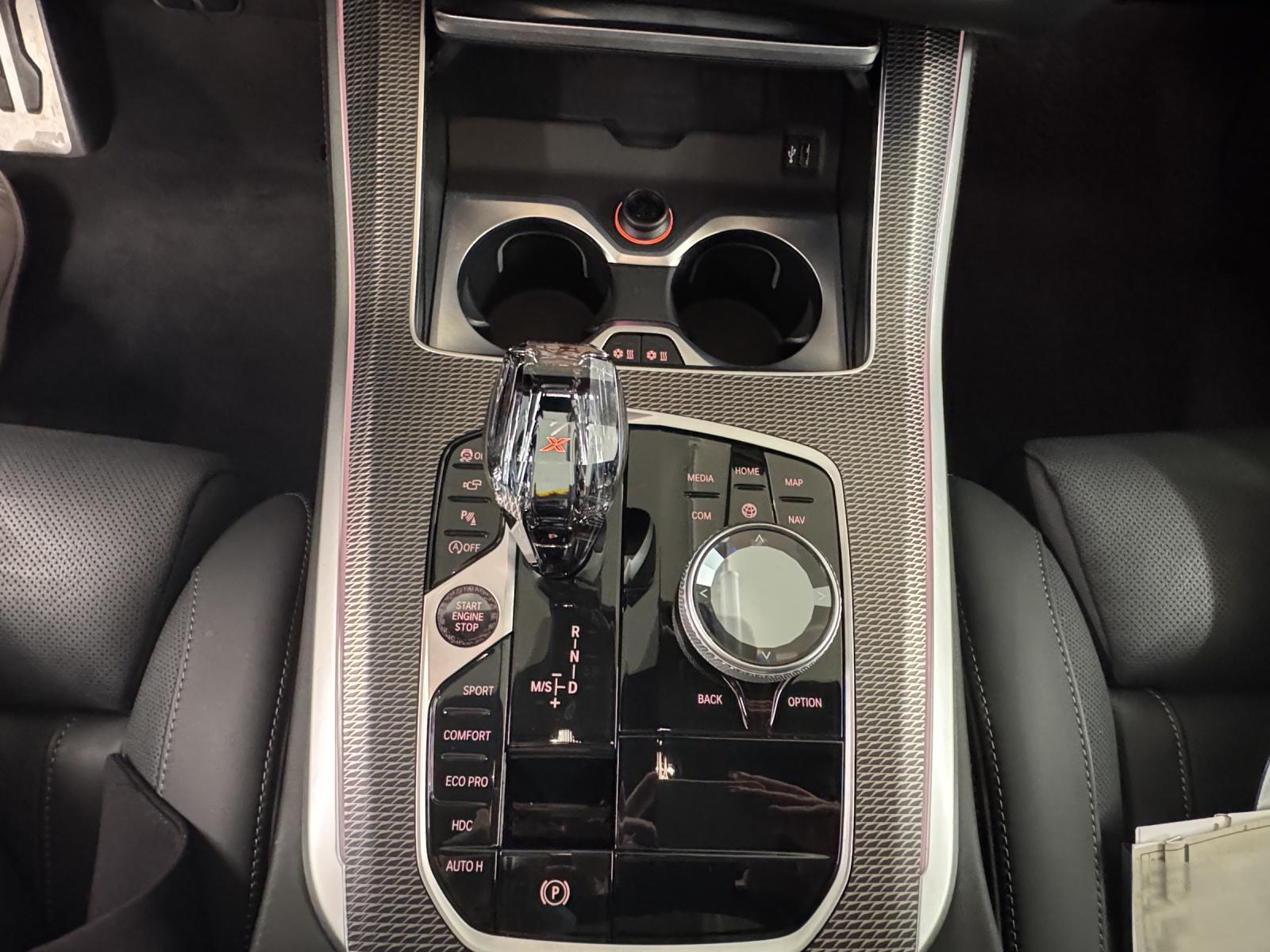 BMW X5 M50i xDrive-image-19