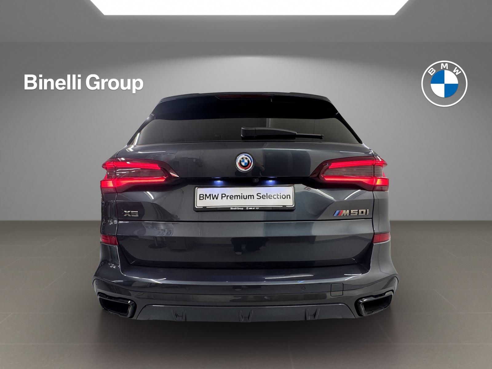 BMW X5 M50i xDrive-showroom-element-3