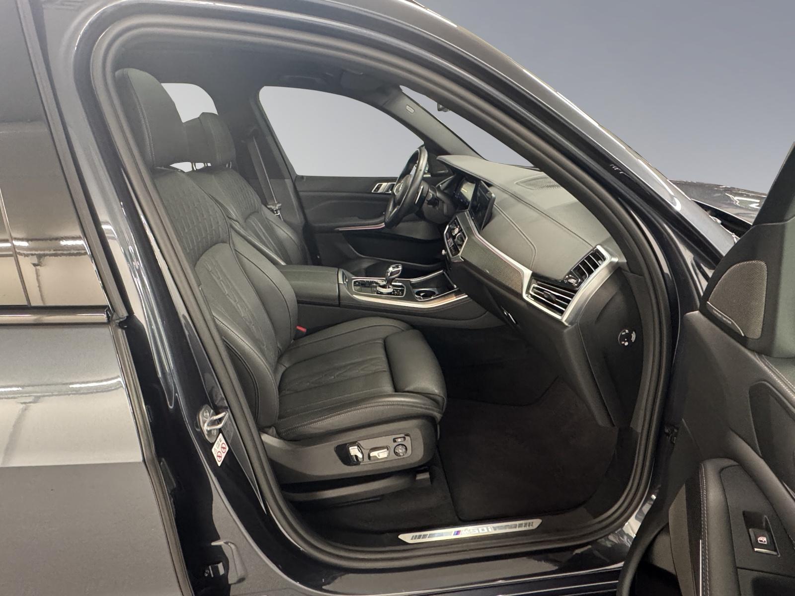 BMW X5 M50i xDrive-image-14