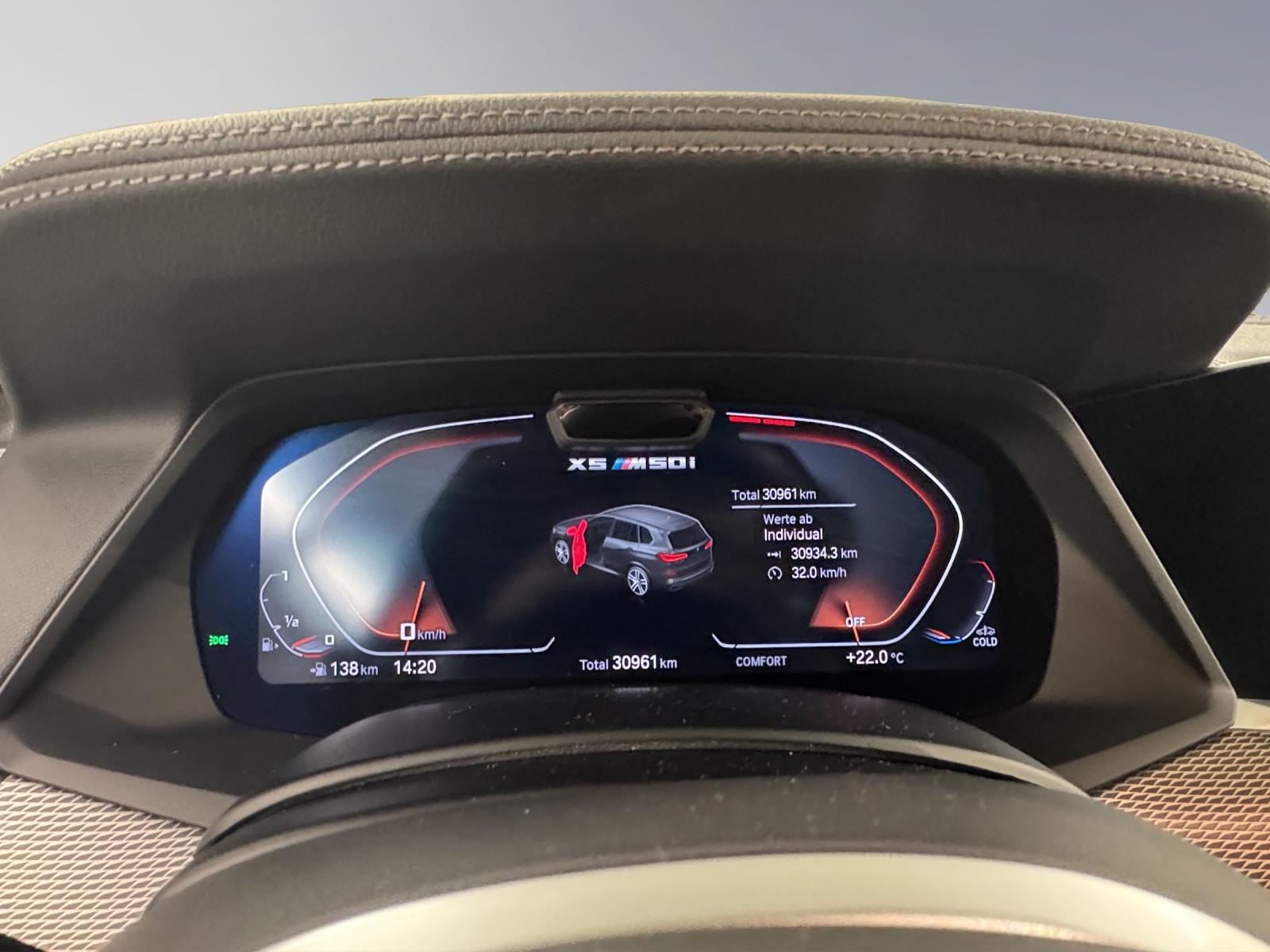 BMW X5 M50i xDrive-image-16