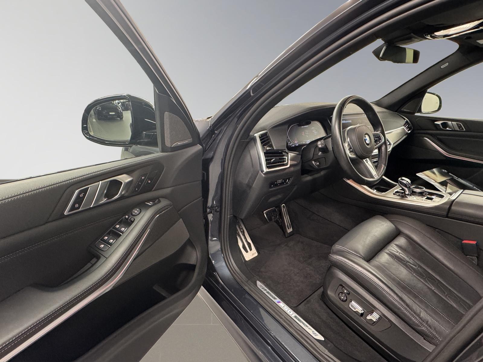 BMW X5 M50i xDrive-image-11