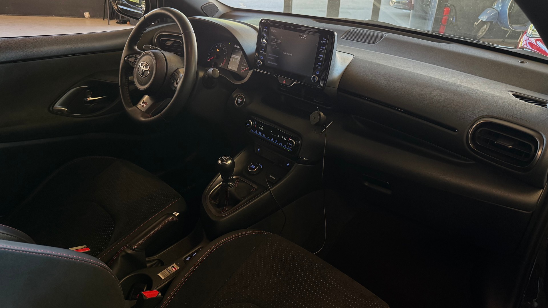 TOYOTA Yaris 1.6 GR Sport-image-10