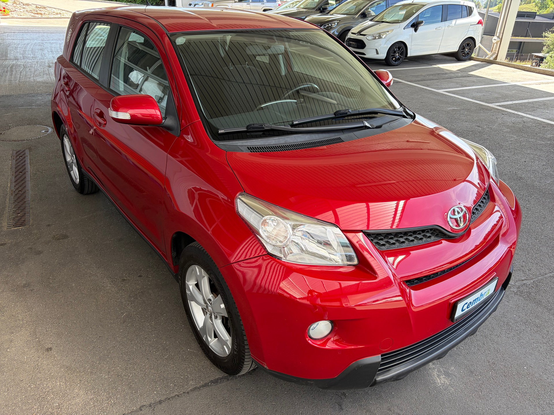 TOYOTA UrbanCruiser 1.4 D-4D Linea Sol 4WD-image-1