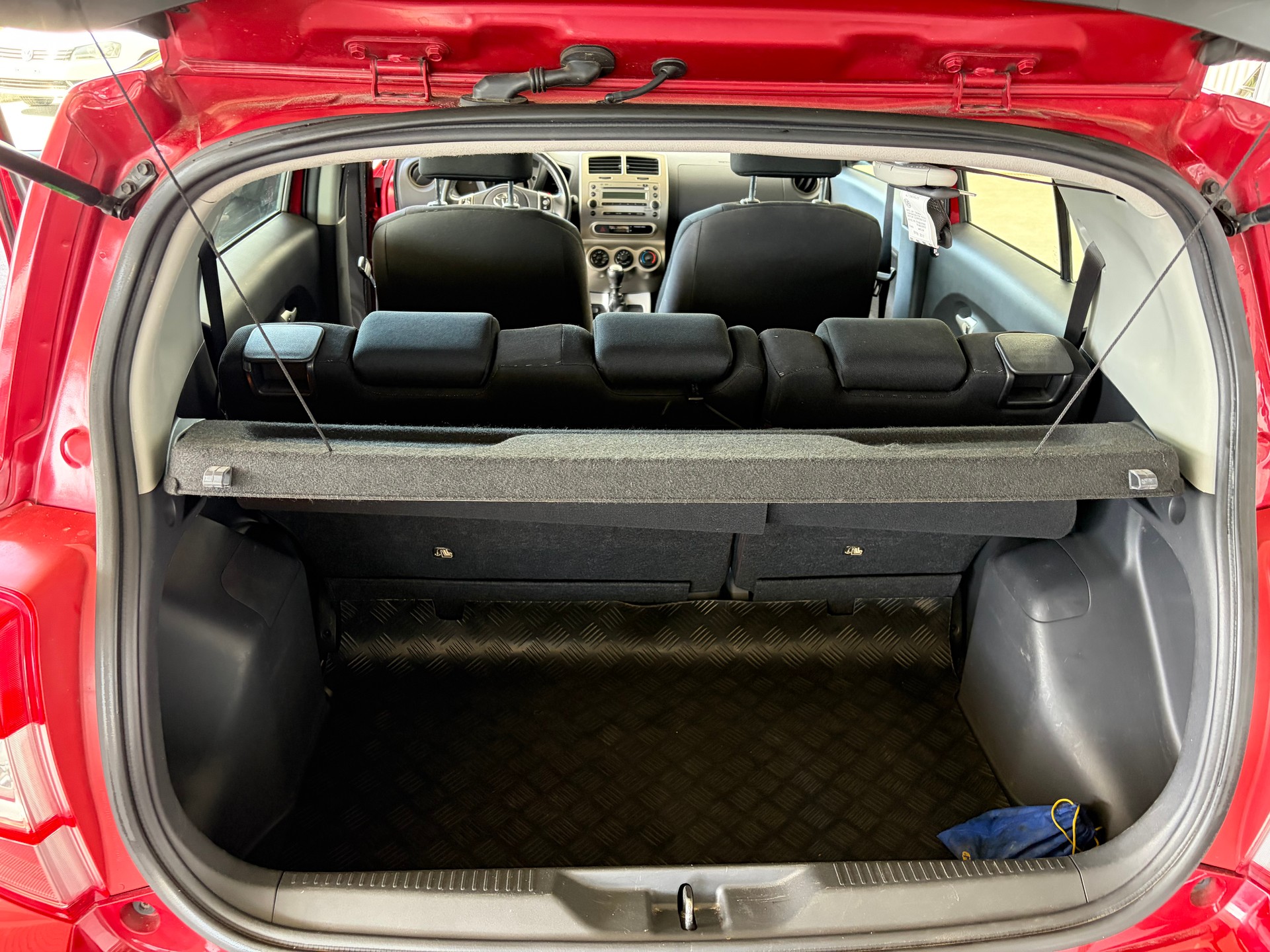 TOYOTA UrbanCruiser 1.4 D-4D Linea Sol 4WD-image-7