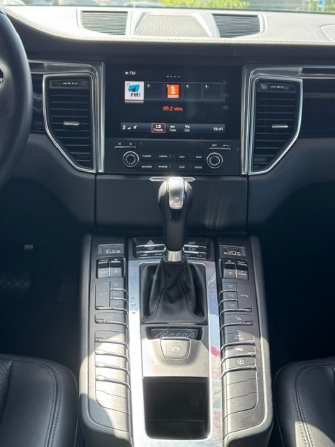 PORSCHE Macan S PDK-image-18