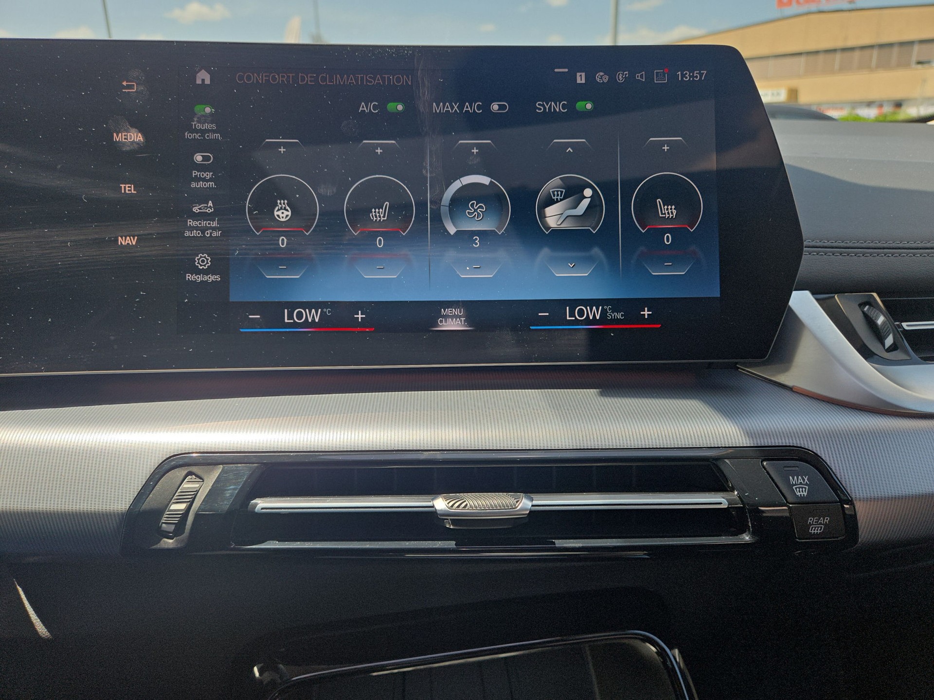 BMW 225e xDrive Active Tourer Luxury Line-image-16