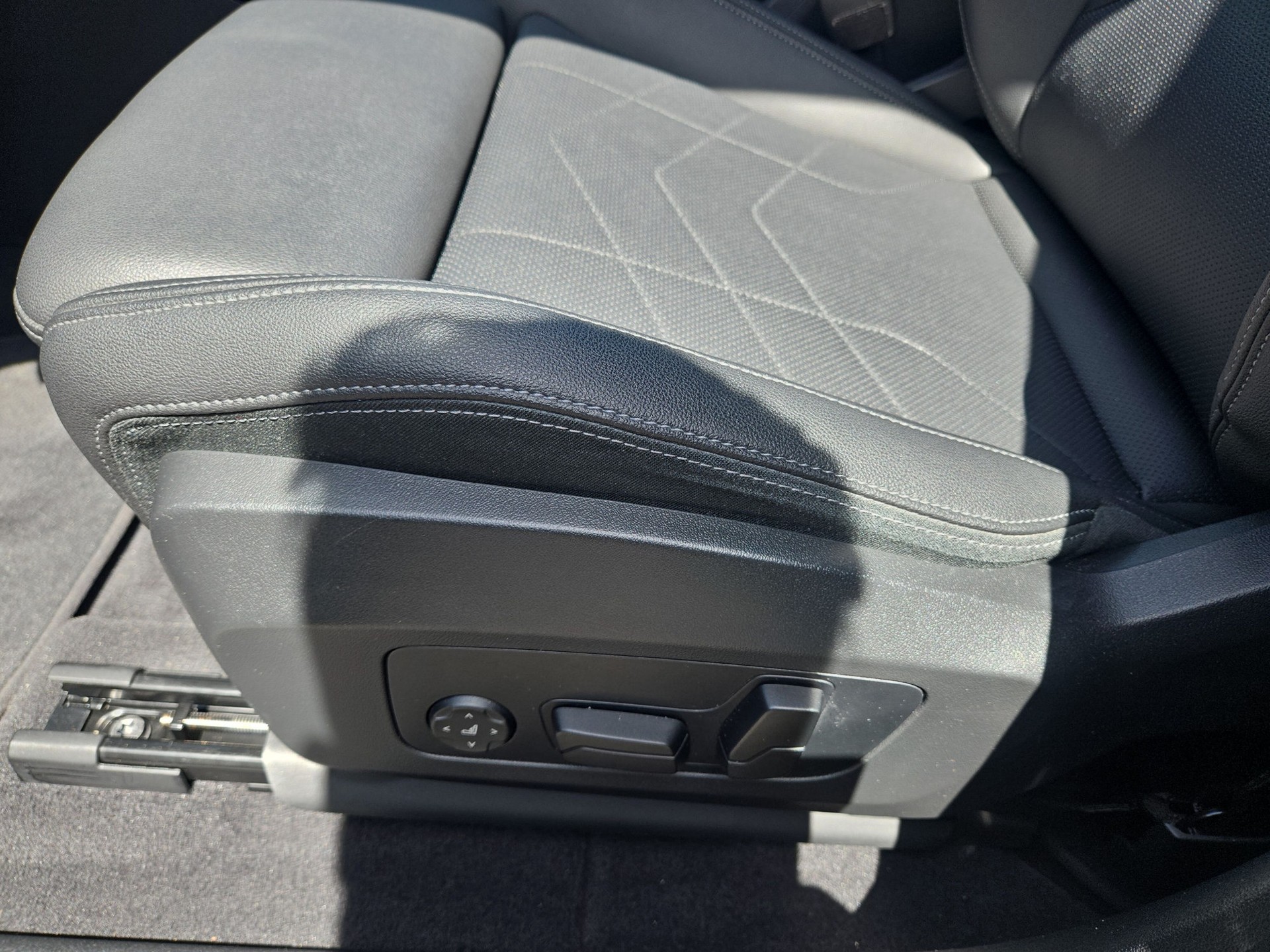 BMW 225e xDrive Active Tourer Luxury Line-image-19