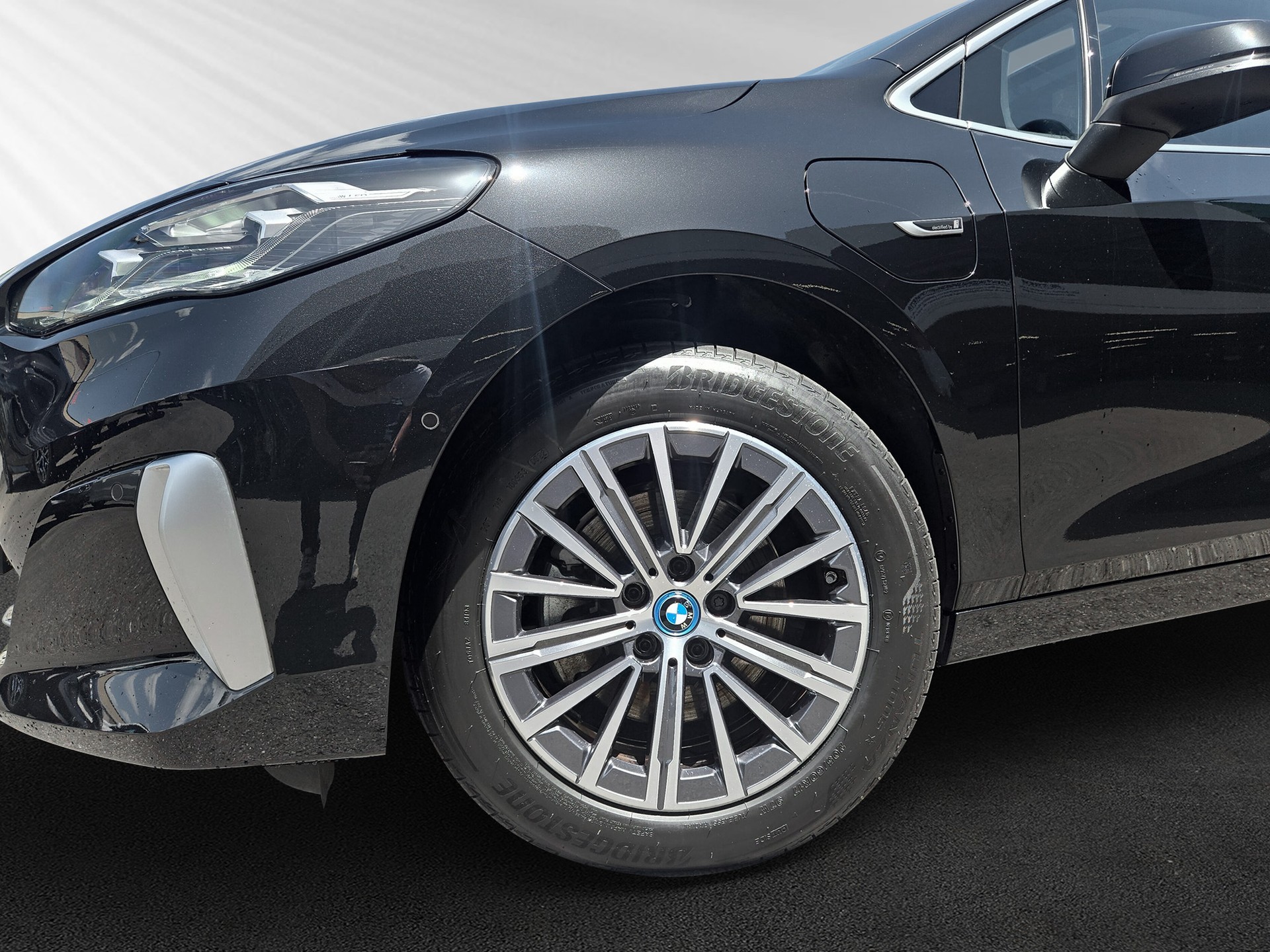 BMW 225e xDrive Active Tourer Luxury Line-image-9